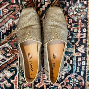 Gold glitter TOMS size 8!